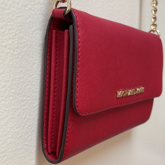 Michael Kors Jet Set Travel Leather Crossbody Bag!!🔥🔥🔥 - Picture 8 of 16